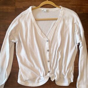 American Eagle oatmeal colored waffle shirt with buttons